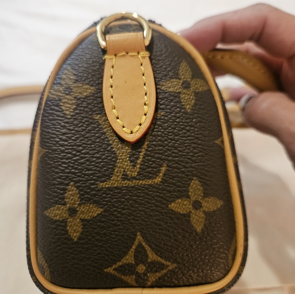 Louis Vuitton Speedy Nano - Picture 7 of 16